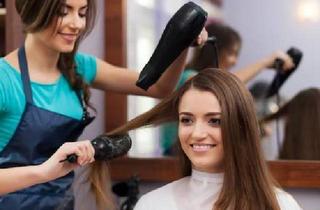 Gewerbeimmobilie kaufen in Enkplatz, 1110 Wien, Beautysalon zentral in Simmering