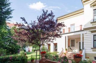 Villen zu kaufen in 1150 Wien, Charmante Altbauvilla mit Gartenidylle und Garage – Nähe Hietzing!