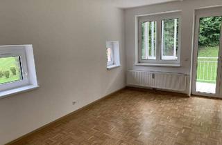 Wohnung mieten in 4594 Untergrünburg, Idyllisch ruhiges Wohnerlebnis mit garantiert hohem Erholungswert steht für Sie bereit! Gemütliche Loggia mit herrlichem Ausblick ins Grüne - praktisch geschnittene 3 Raum Wohnung mit Abstellraum und Parkplatz direkt vor der Haustür!