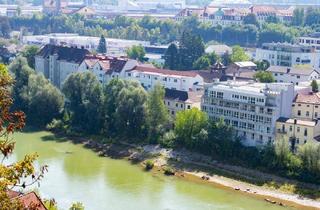 Wohnung kaufen in 4400 Steyr, WOHNEN AM FLUSS – 93m² WOHNFLÄCHE – SOFORT VERFÜGBAR! Exklusives Wohnen über zwei Etagen mit Terrasse und Parkplatz in grüner/ruhiger Stadtlage!