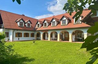 Bauernhäuser zu kaufen in 8505 Sankt Nikolai im Sausal, Südsteiermark pur - 1 Hektar Lebensqualität mit Weingarten, Weinkeller & Arkadenhof - Wohnen, genießen & gestalten in einem Ensemble mit Seele! Luxuriöses Familienanwesen oder außergewöhnlicher Ort für Seminare, Kultur und Genuss.