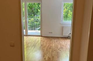 Wohnung mieten in Seuttergasse 44, 1130 Wien, Barrierefreie 2-Zimmer Erdgeschosswohnung mit Balkon in Grünruhelage und U - Bahn Nähe