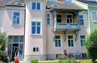 Haus kaufen in Klesheimstraße, 2000 Stockerau, Stadthaus mit zwei Wohnungen, schöner Garten, Pool