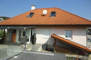 Einfamilienhaus kaufen in 2630 Ternitz, Tolles Einfamilienhaus mit großem Pool (ca.32m²), ausbaubarem Dachgeschoß und Doppelgarage wartet auf Sie!