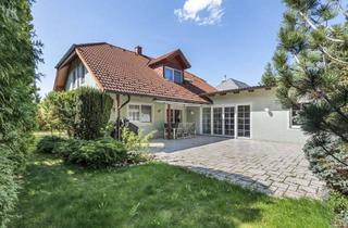 Einfamilienhaus kaufen in Franz-Grillparzer-Strasse, 2353 Guntramsdorf, Großzügiges Familiendomizil mit uneinsehbarem Garten, Hallenbad, Sauna und Garage für 2 PKW