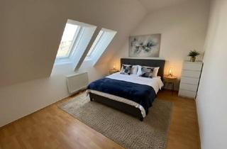 Wohnung kaufen in Sechshauser Straße, 1150 Wien, Helle 2-Zimmer-Dachgeschosswohnung – Sofort verfügbar!