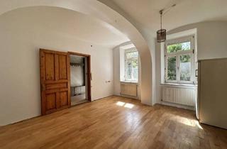 Wohnung kaufen in Steyrergasse, 8010 Graz, 3-Zimmer-Altbauohnung mit separater Küche und 138 m² Eigengarten in bester Innenstadtlage - direkt bei der TU Graz -TOP Lage