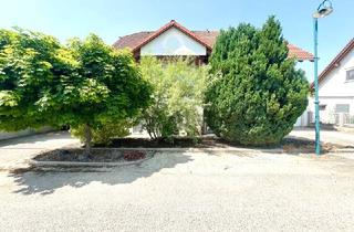 Einfamilienhaus kaufen in 2004 Niederhollabrunn, ABSOLUT IDYLLISCHE LAGE I Haus mit Ausbaupotenzial I großzügige Terrasse I 4-Autostellplätze I Garage & Carport I Fußbodenheizung I Tischler Einbauküche I absolute Ruhelage