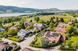 Villen zu kaufen in 4893 Zell am Moos, Geborgenheit mit Ausblick ? Zeitloses Wohnen am Irrsee