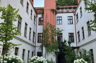 Wohnung mieten in Liechtensteinstraße, 1090 Wien, Miete mit Kaufoption: Rarität im Biedermeierhaus: Wohnen in einem wunderbar renovierten und denkmalgeschützten Kleinod