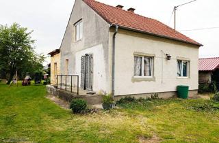 Einfamilienhaus kaufen in 2231 Strasshof an der Nordbahn, Großes Grundstück mit Altbestand in Strasshof an der Nordbahn – 1082 m² Bauland in offener Bauweise