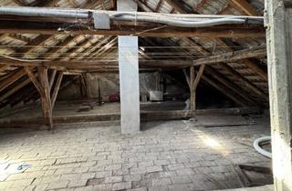Wohnung kaufen in 1170 Wien, Dachgeschoss - Rohdachboden mit Ausbaupotenzial in absoluter Ruhelage