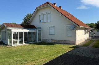 Villen zu kaufen in 2474 Gattendorf, Villa mit Wintergarten und Nebengebäude