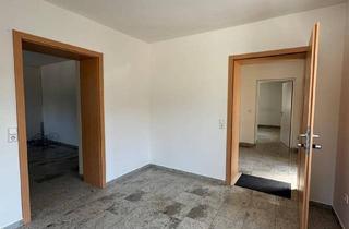 Büro zu mieten in 4800 Attnang, Bürofläche mit 3 Räumen, 2 Stellplätzen zu vermieten – Toplage