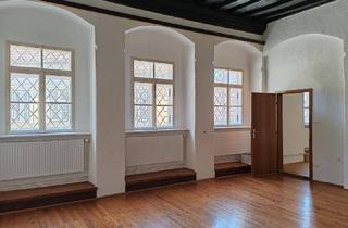 Wohnung mieten in 3602 Rossatz, Wohnen im Schloss! - Sanierte 2-Zimmerwohnung mit Gartenmitbenützung!