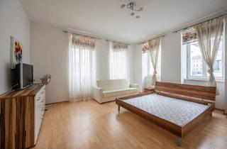 Wohnung kaufen in Muhrengasse, 1100 Wien, ++NEU++ Well-Located Period Apartment with Room to Shine