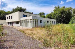 Haus kaufen in 8740 Zeltweg, Großzügiges Wohnhaus mit Pool, Sauna und 2.000 m² Grundstück in Zeltweg.