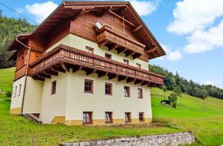 Villen zu kaufen in 9652 Birnbaum, Großzügiges Bauernhaus mit viel Grundbesitz im Lesachtal. - Nebengebäude und Alpenfläche inklusive. - In der Natur.