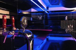 Gastronomiebetrieb mieten in 5071 Himmelreich, Moderne Lounge Bar - Flughafennähe