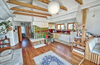 Haus kaufen in 9131 Grafenstein, Teilsaniertes Wohnhaus mit zwei separaten Einheiten im Grünen