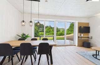 Villen zu kaufen in 9210 Pörtschach am Wörther See, FERIENHAUS ALS ANLAGEOBJEKT MIT EIGENNUTZUNG mit Traumausblick!