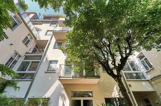Wohnung kaufen in Franzensgasse, 1050 Wien, Neuwertige Zwei-Zimmer-Altbauwohnung mit herrlicher Terrasse und Loggia direkt beim Naschmarkt