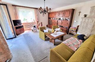 Haus kaufen in 5201 Seekirchen am Wallersee, Ein- bis Zweifamilienhaus mit Garage aus den 70ern