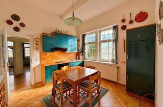 Wohnung kaufen in 9523 Landskron, Teilrenovierte 3-Zi.-Altbauwohnung in Stilvilla, Nähe Ossiacher See