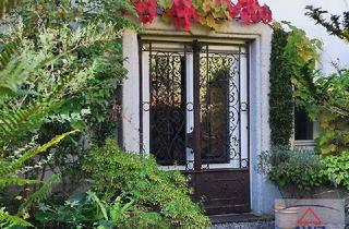 Villen zu kaufen in 4661 Roitham, Villa aus dem Jahr 1890 mit paradiesischen Gärten - mitten im Dorf!