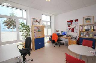 Gewerbeimmobilie kaufen in 3300 Amstetten, vermietete Büroräumlichkeiten im Zentrum vom Amstetten