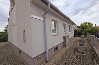 Einfamilienhaus kaufen in 2544 Leobersdorf, Charmantes Einfamilienhaus 125m² wohnfl. mit 791m² Garten und überdachte Terrasse und Kaminanschluss in Leobersdorf – S-Bahn in der Nähe!