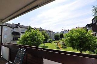 Wohnung kaufen in Fliegerschulweg, 4810 Gmunden, Sonnige 3-Zimmer-Wohnung im 1. Stock mit großer Loggia und Einzelgarage