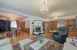 Einfamilienhaus kaufen in 2353 Guntramsdorf, Großzügiges Familiendomizil mit uneinsehbarem Garten, Hallenbad, Sauna und Garage für 2 PKW