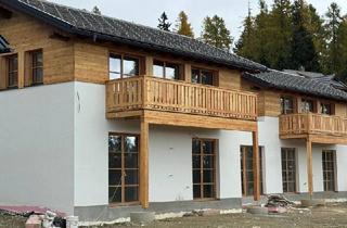 Villen zu kaufen in Hochrindlstraße, 9571 Sirnitz, FERIENIMMOBILIE / Kärnten - Hochrindl! Traumhafte Chalets mit herrlichem Blick über das Kärntner Land.