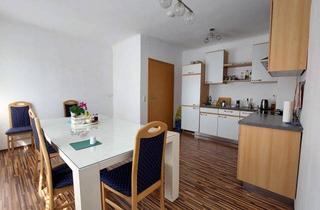 Wohnung mieten in Höllriglstraße 23, 3350 Haag, Geräumige 4-Zimmer-Altbauwohnung im Obergeschoss eines Zweifamilienhauses am Stadtrand (Garten optional)