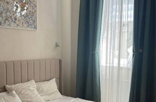 Wohnung kaufen in Bräuhausgasse, 1050 Wien, Vom Eigentümer - 2-Zimmer-Altbauwohnung mit Garten & Dachbodenstauraum - Wienflussnähe