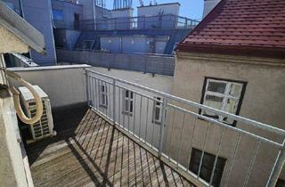 Maisonette kaufen in 1090 Wien, Stylische Dachgeschoß-Maisonette mit Dachterrasse und Klimaanlage in einem klassischen Stilaltbau.