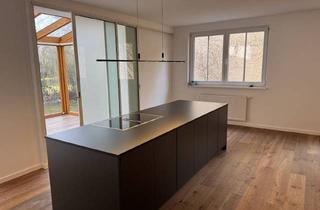 Mehrfamilienhaus mieten in Kaiser-Franz-Josef-Straße, 1230 Wien, Wohnen im Mehrfamilienhaus / 8 Zimmer, 3 Bäder, 2 Eingänge