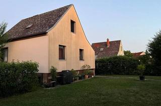 Haus kaufen in 2481 Achau, Grundstück in 2481 Achau mit Alt-Bestand und traumhaften Garten inkl. Pool