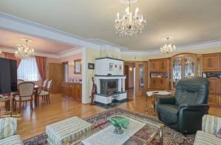 Einfamilienhaus kaufen in Franz-Grillparzer-Strasse, 2353 Guntramsdorf, Großzügiges Familiendomizil mit uneinsehbarem Garten, Hallenbad, Sauna und Garage für 2 PKW
