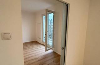Wohnung mieten in Liebenstraße 43, 1120 Wien, Frisch renovierte Dachgeschosswohnung mit Balkon für Singles/Pärchen