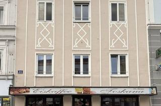 Anlageobjekt in Stelzhamerplatz 14, 4910 Ried im Innkreis, Historisches Stadthaus mit Gastrofläche & Wohnungen mit Renovierungspotenzial!
