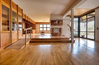 Villen zu kaufen in 4840 Vöcklabruck, Eine besondere Villa vom "Hansjörg Eiblmayr" Architekt mit einzigartigem Charakter und Potenzial