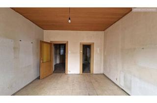 Wohnung kaufen in Eichenstraße, 1120 Wien, Sanierungsbedürftige Altbauwohnung beim Bahnhof Meidling + direkte U6 Nähe!!