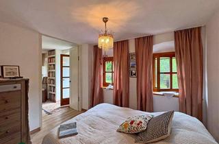 Wohnung kaufen in 5082 Grödig, Bezaubernde Gartenwohnung in charmantem Gutshof