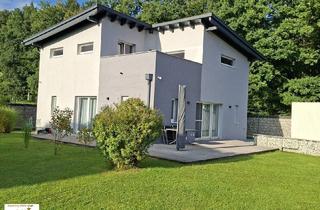 Haus kaufen in Im Seengebiet: Mattsee, Grabensee, Obertrumersee, 5163 Palting, Traumhaus nahe Mattsee: Gepflegtes Zuhause mit großem Garten, Dachterrasse und Doppel-Carport!