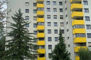 Wohnung kaufen in 4910 Ried im Innkreis, Zentral gelegene 4-Zimmer-Familienwohnung mit Balkon und Einzelgarage