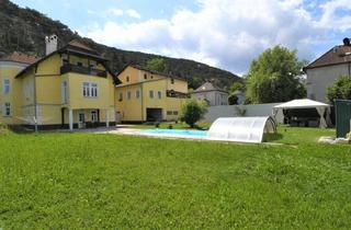 Villen zu kaufen in 1100 Wien, Sanierter Jugendstilaltbau mit Nebengebäude auf großem Grundstück mit Swimmingpool im Bezirk BADEN