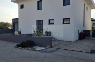 Einfamilienhaus kaufen in 2525 Günselsdorf, Exklusives, modernes Einfamilienhaus in Grünruhelage mit Garten & Pool zu verkaufen!