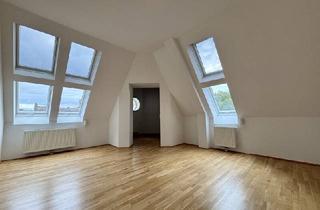 Wohnung kaufen in 2500 Baden, Dachgeschoss-Turm-Wohnung mit 5 Meter Raumhöhe | ca. 2.000 m² Garten zur allgemeinen Nutzung I freie Mietzinsbildung I